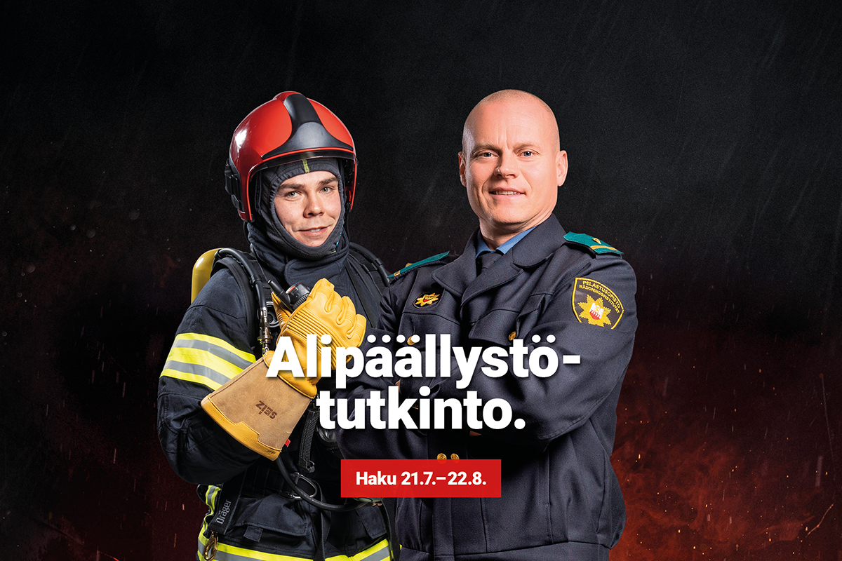 Kaksi alipäällystöopiskelijaa.