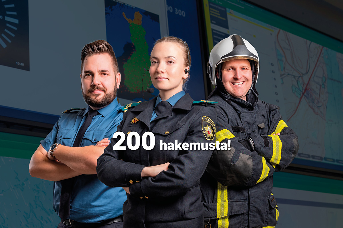 Kuvassa pelastusalan päällystötutkinnon (AMK) opiskelijoita. Tekstinä: 200 hakemusta.