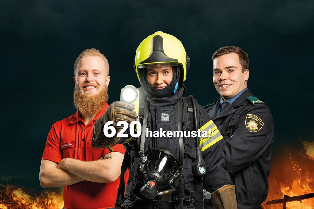 Pelastajahakuun 620 hakijaa. Kuvassa kolme pelastajaopiskelijaa.