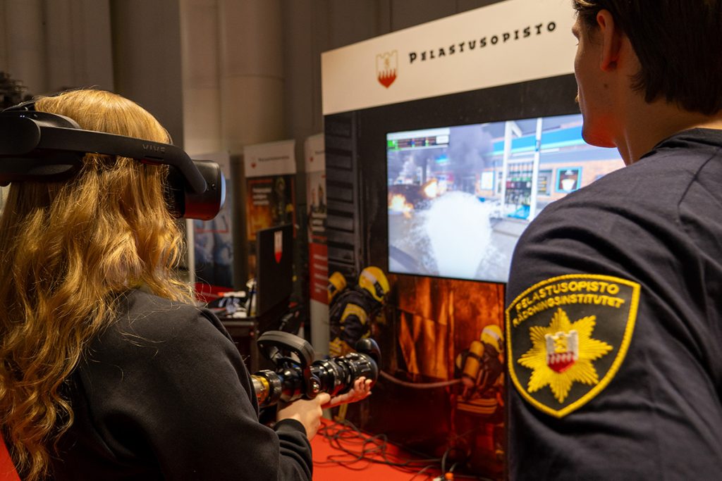 Pelastusopisto Studia-messuilla