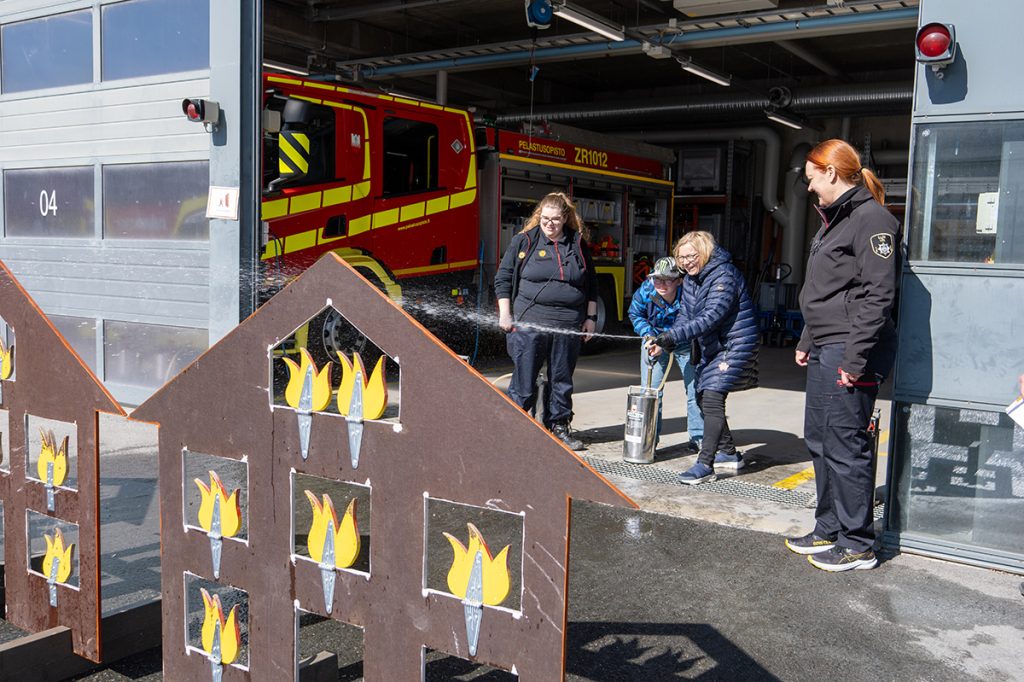 Turvallisuus kuuluu kaikille -päivä Pelastusopistolla.